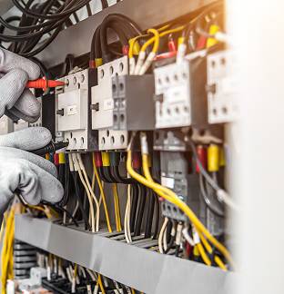 Installateur de panneaux solaires et bornes de recharge